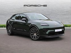 Green Used 2025 Porsche Macan SUV | £71,200 (Expensive)
