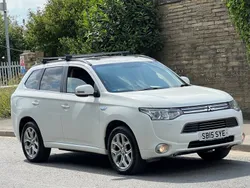 White Used 2015 Mitsubishi Outlander P-HEV Estate | £4,250 (Expensive)