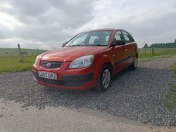 Red Used 2007 Kia Rio Hatchback | £1,395 (Fair price)
