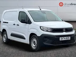 White New 2024 Vauxhall Combo S MPV | £15,598 (Good price)