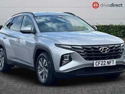 Metallic shimmering silver Used 2022 Hyundai Tucson SE SUV | £15,698 (Fair price)