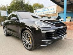 Black Used 2016 Porsche Cayenne SUV | £19,995 (Fair price)