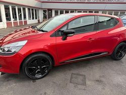 Red Used 2015 Renault Clio IV Dynamique Hatchback | £5,495 (Fair price)