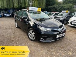 Black Used 2018 Toyota Auris Hybrid Estate | £6,490 (Good price)