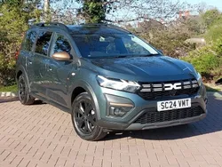 Green Used 2024 Dacia Jogger Extreme Estate | £21,298 (Fair price)