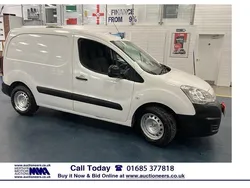 White Used 2016 Citroën Berlingo XTR MPV | £4,000 (Good price)