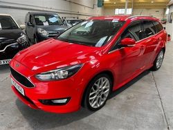 Red Used 2015 Ford Focus Zetec Estate | £7,500 (Expensive)