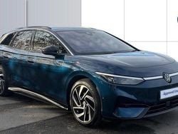 Blue Used 2025 VW ID.7 Pro Estate | £37,323 (Good price)