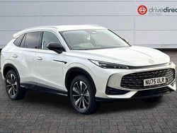 Solid white pearl New 2025 MG HS Trophy SUV | £25,838 (Fair price)