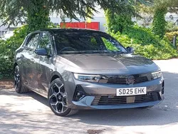 Two coat metallic vulcan grey New 2025 Vauxhall Astra Ultimate Hatchback | £26,998 (Fair price)
