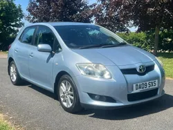 Blue Used 2009 Toyota Auris Hatchback | £1,500 (Good price)