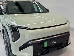 New 2025 Kia EV3 GT-Line SUV | £40,120 (Expensive)