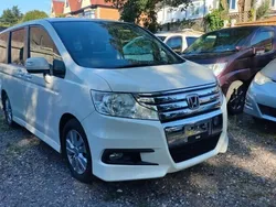 White Used 2023 Honda Stepwgn MPV | £8,695