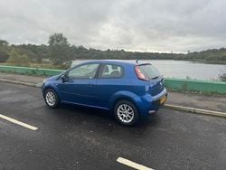 Blue Used 2011 Fiat Punto Evo Hatchback | £1,000 (Fair price)