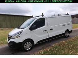 Glacier white Used 2021 Renault Trafic Business Van | £12,990 (Good price)