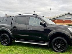 Black Used 2017 Nissan Navara Tekna Pickup | £9,950 (Fair price)