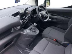Grey New 2025 Citroën Berlingo MPV | £16,990 (Good price)