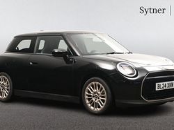Black Used 2024 Mini Cooper SE Hatch Hatchback | £27,000