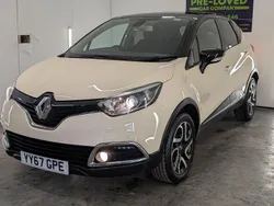 White Used 2017 Renault Captur Dynamique SUV | £9,500 (Fair price)