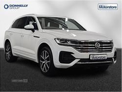 White Used 2019 VW Touareg R-line SUV | £25,895 (Fair price)