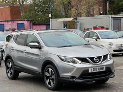Silver Used 2017 Nissan Qashqai N-Connecta SUV | £8,795 (Super price)