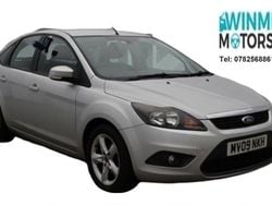 Silver Used 2009 Ford Focus Zetec | £2,395 (Fair price)
