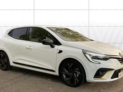 White Used 2023 Renault Clio V Engineered Hatchback | £16,677 (Fair price)
