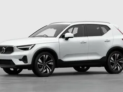 Crystal white New 2025 Volvo XC40 Ultra SUV | £43,260