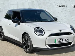 White New 2024 Mini Cooper SE Hatch Hatchback | £29,795 (Fair price)