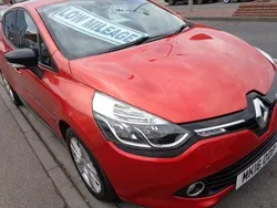 Red Used 2016 Renault Clio IV Dynamique Hatchback | £5,775 (Fair price)