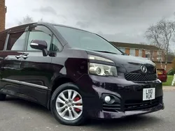Purple Used 2010 Toyota Voxy MPV | £7,450 (Fair price)