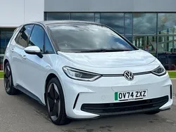 Glacier white metallic black Used 2024 VW ID.3 Pro Hatchback | £27,211 (Fair price)