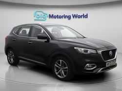 Black Used 2022 MG HS Excite SUV | £12,800 (Fair price)