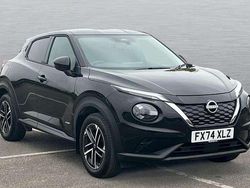 Pearl black Used 2024 Nissan Juke N-Connecta SUV | £19,483 (Fair price)