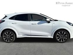 White Used 2022 Ford Puma ST-Line SUV | £17,900 (Fair price)