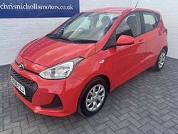 Red Used 2018 Hyundai i10 SE Hatchback | £11,495 (Fair price)