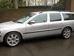 Mystic silver Used 2004 Volvo V70 SE Estate | £2,995