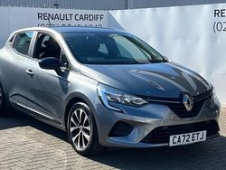 Metallic shadow grey Used 2023 Renault Clio V Evolution Hatchback | £12,155 (Good price)