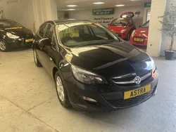 Black Used 2015 Vauxhall Astra Design Edition Hatchback | £4,790 (Fair price)