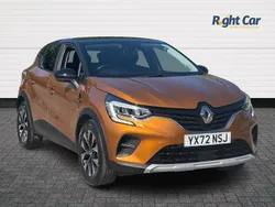 Orange/black Used 2022 Renault Captur LIMITED SUV | £14,499 (Fair price)