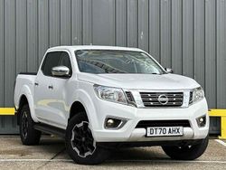 White Used 2021 Nissan Navara N-Connecta Pickup | £16,995 (Fair price)