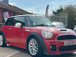 Red Used 2013 Mini Cooper S Hatch Hatchback | £6,795 (Expensive)