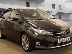 Used 2013 Toyota Auris Hybrid | £7,532 (Fair price)