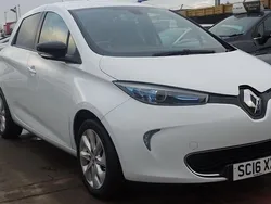 White Used 2016 Renault Zoe Dynamique Hatchback | £4,795 (Fair price)