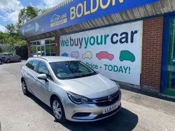 Silver Used 2016 Vauxhall Astra Design Edition Estate | £3,299 (Good price)