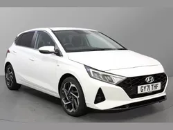 White Used 2022 Hyundai i20 Premium Hatchback | £14,445 (Fair price)