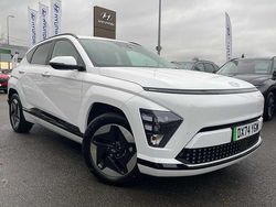 White Used 2024 Hyundai Kona Advanced SUV | £22,989 (Fair price)