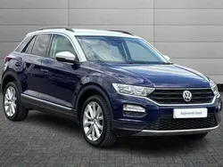 Atlantic blue with pure white roof Used 2018 VW T-Roc Design SUV | £12,550 (Fair price)