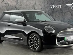 Black New 2024 Mini Cooper SE Hatch Hatchback | £28,621 (Fair price)