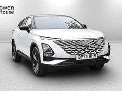 White Used 2024 Omoda 5 SUV | £23,000 (Fair price)